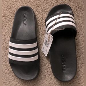 Men’s Adidas Adilette shower slides men’s size 9 NWT!!